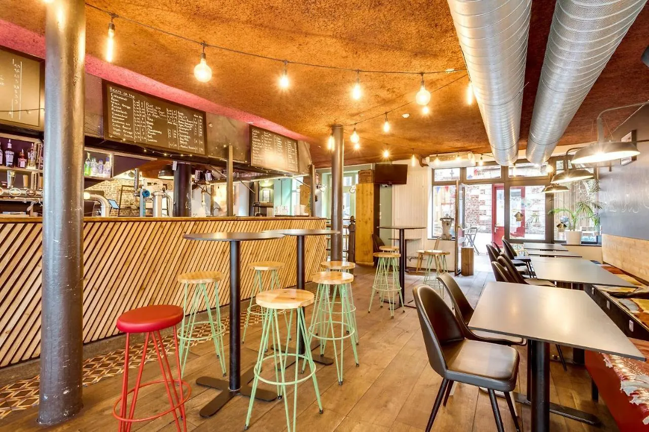 The People - Lille Hostel