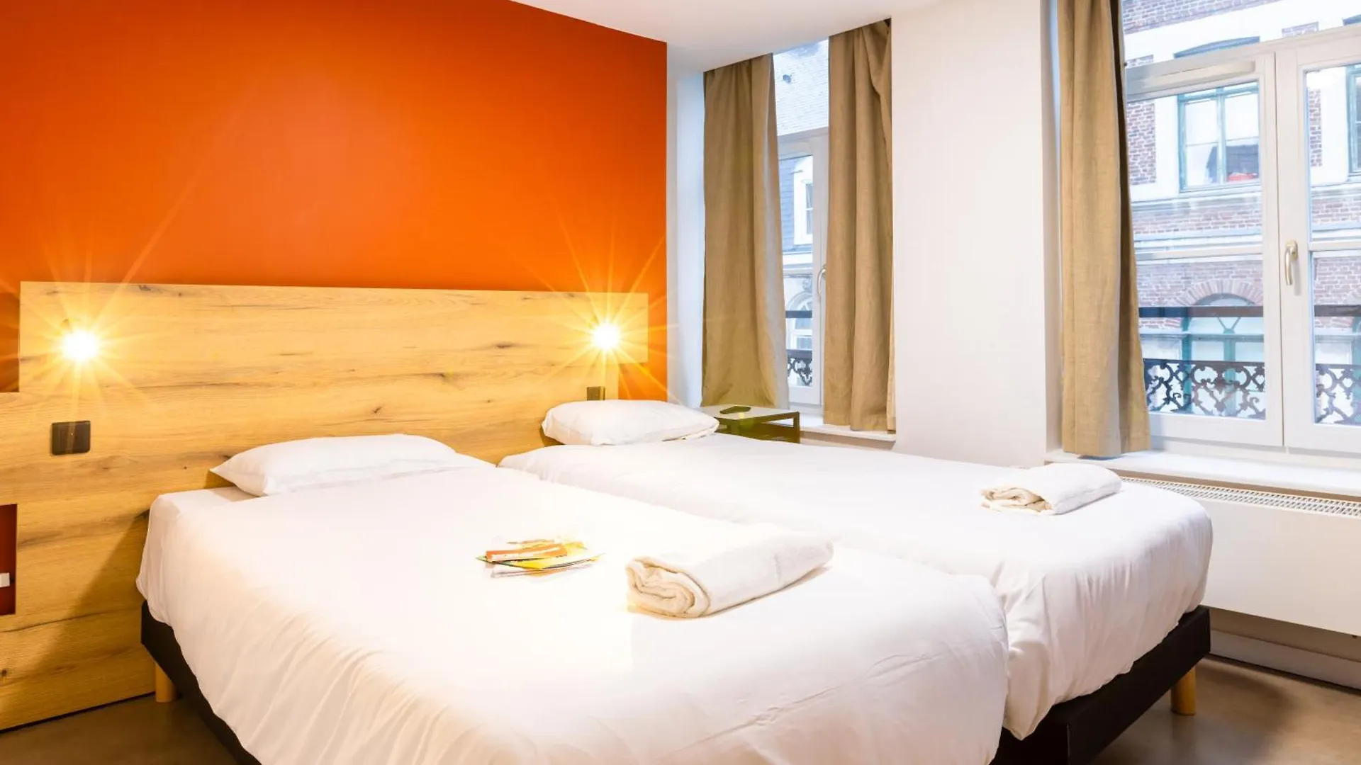 The People - Lille Hostel
