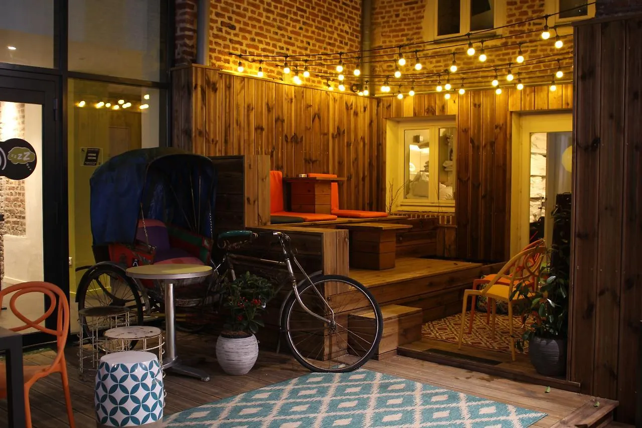 The People - Lille Hostel